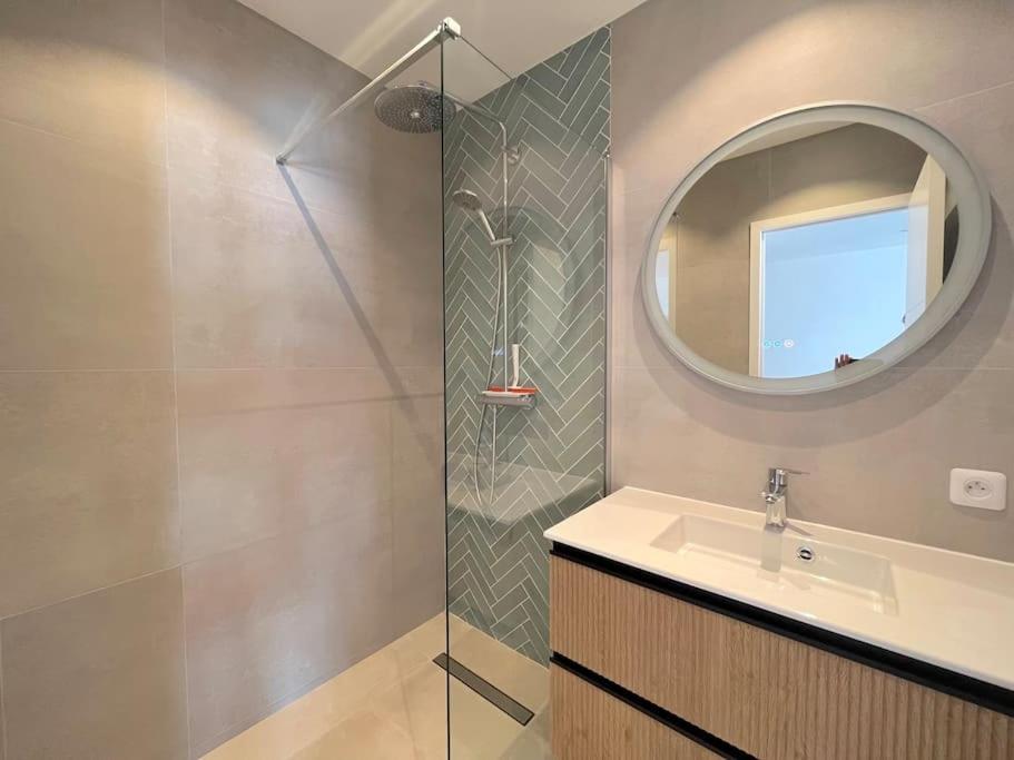 Appartement Joli - Neuf Terrasse Clim Wi-fi 2 Min. Des Plages Antibes