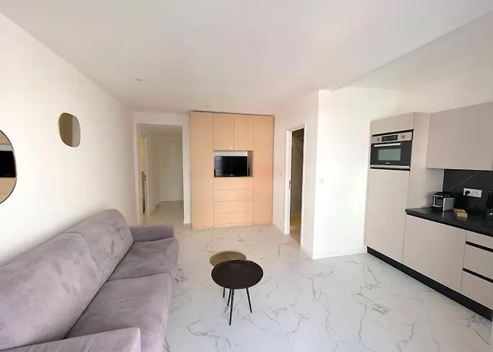 Joli Studio - Studio Neuf Terrasse Clim Wi-Fi 2 Min. Des Plages